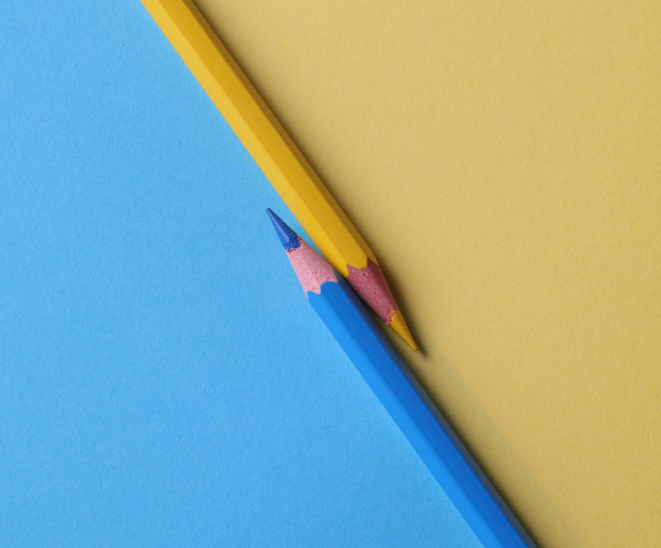 Lápices De Colores Amarillo Y Azul